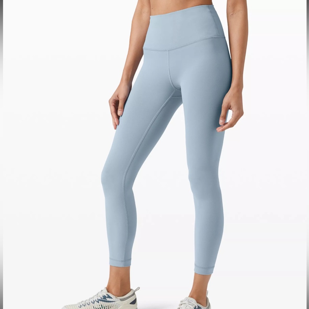 Lululemon Wunder Under 25 in Leggings
